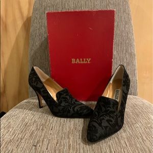 Bally Vintage black 4” heel never worn size 7 1/2
